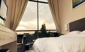 Royal Hotel N' Lounge